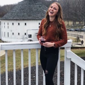 Meet your Posher, Haley